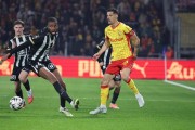 朗斯5-1大胜昂热，法甲最新积分榜排名迎来巨变